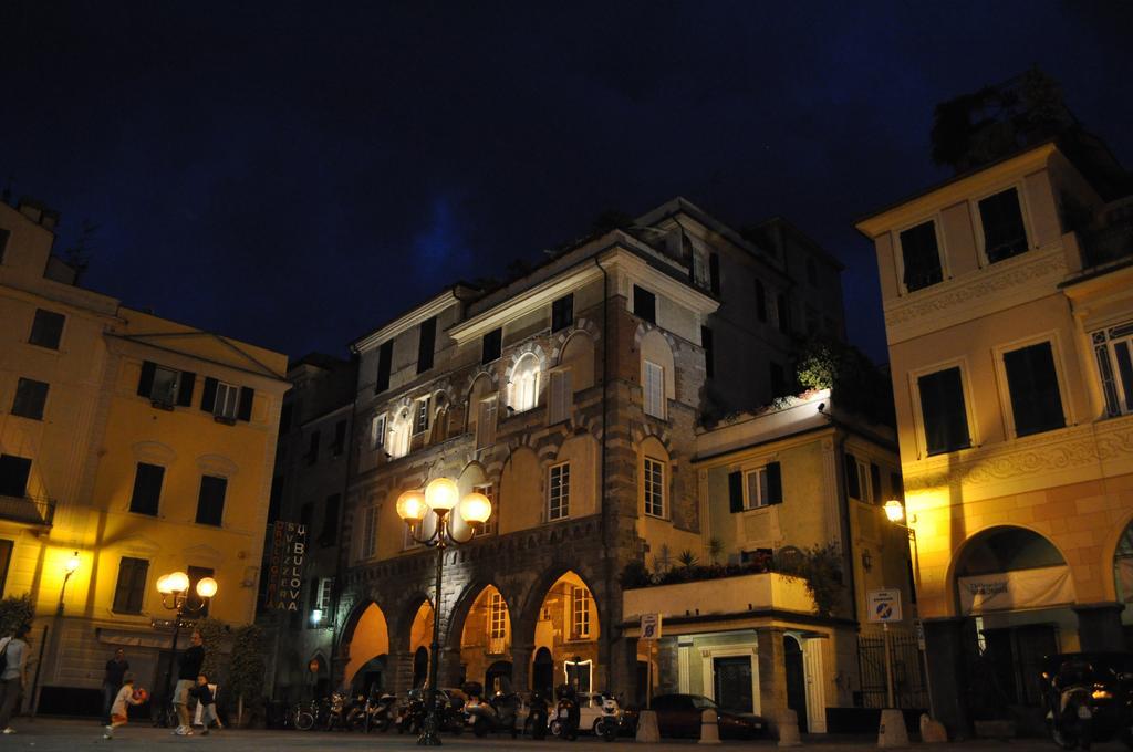 Hotel Ferrari Кьявари Экстерьер фото